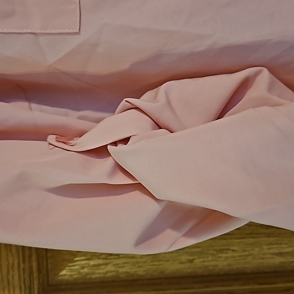 NWT Zeegoo L button down silky feel pink top with front pockets - Picture 3 of 7